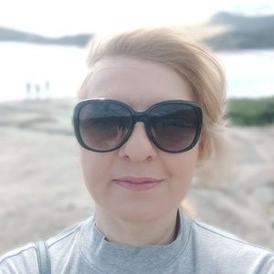 Meet your Posher, Eva